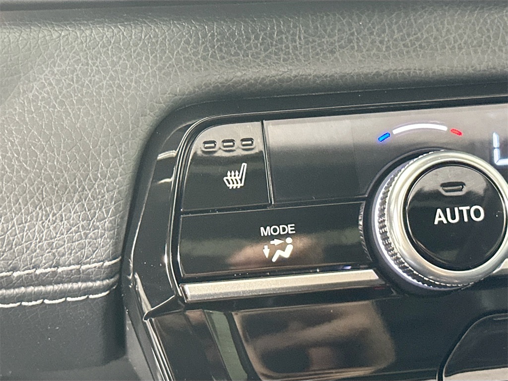 2025 Honda Pilot Touring photo 22