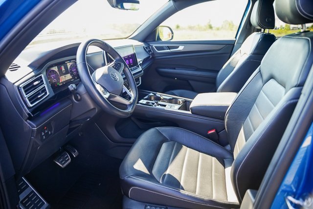 2024 Volkswagen Atlas Cross Sport SEL R-Line photo 7