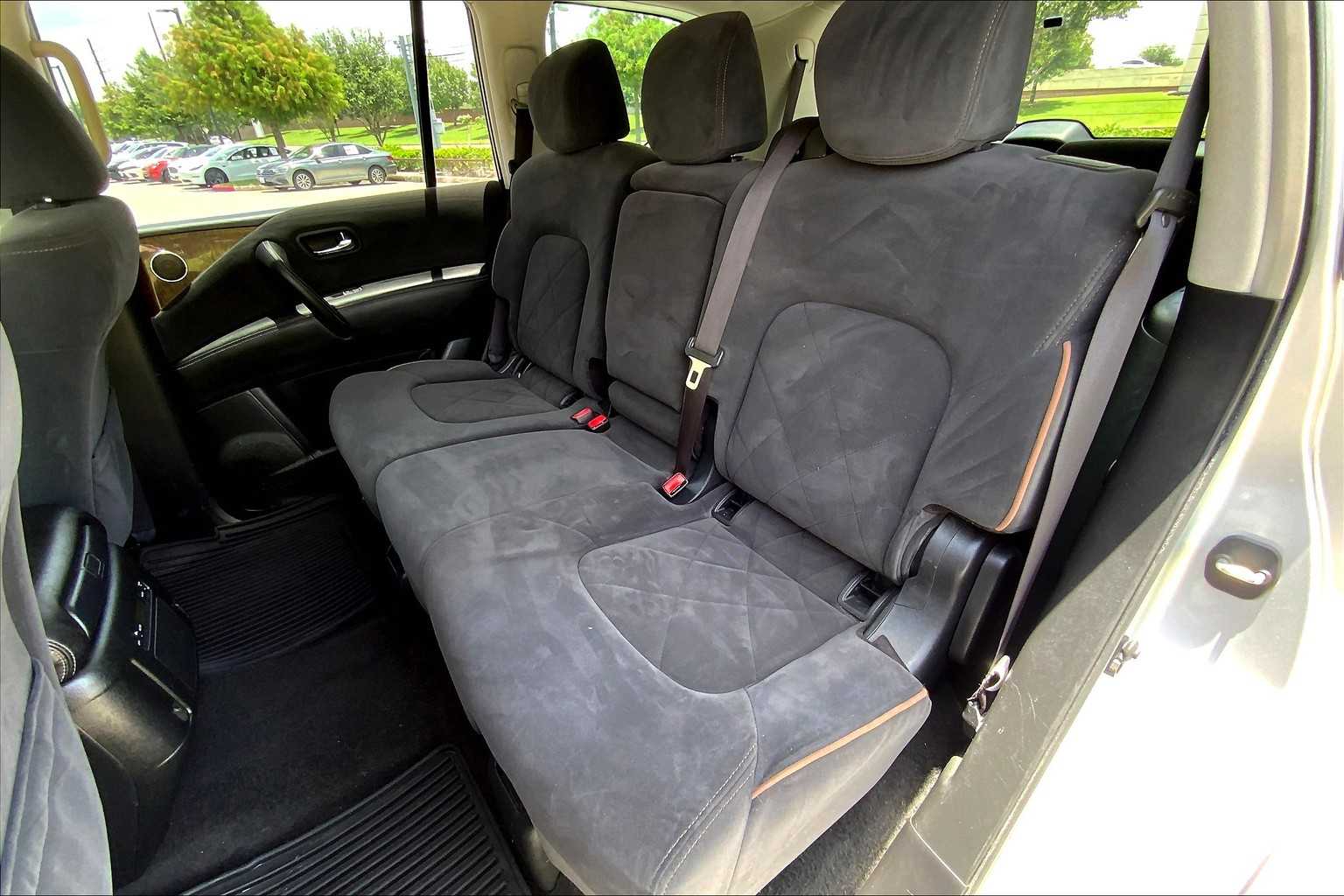 2019 Nissan Armada SV photo 16
