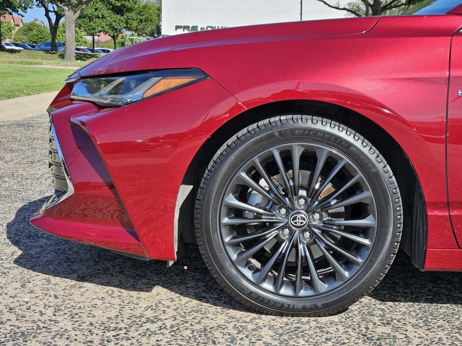 2021 Toyota Avalon Hybrid Limited photo 3