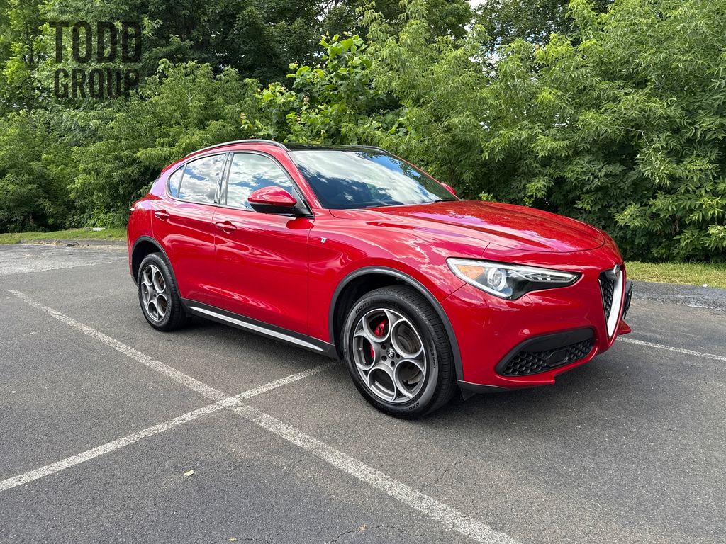 2022 Alfa Romeo Stelvio Ti photo 7