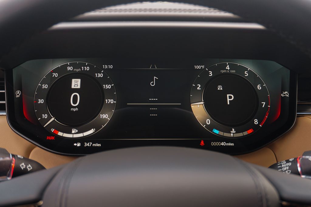 2025 Land Rover Range Rover Sport photo 15