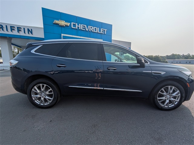 2023 Buick Enclave Premium photo 3