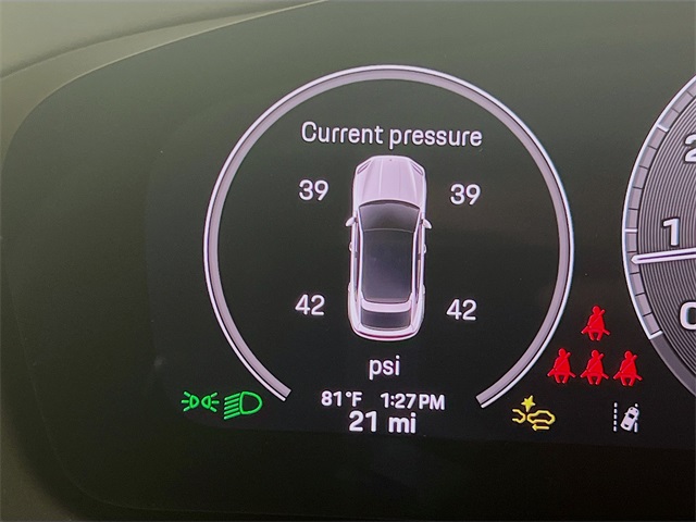 2025 Porsche Cayenne Coupe photo 12
