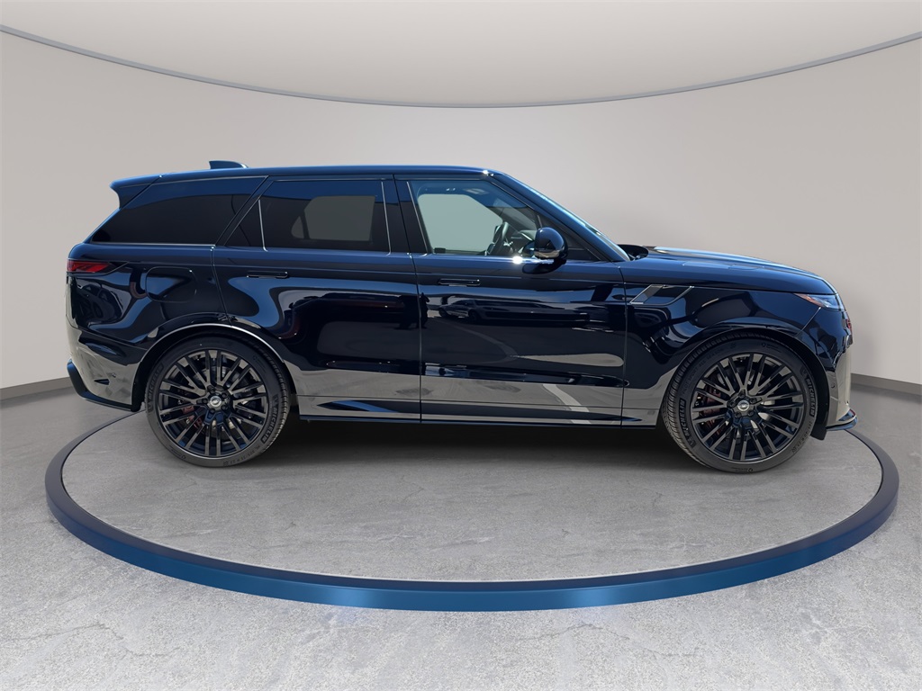 2025 Land Rover Range Rover Sport photo 4