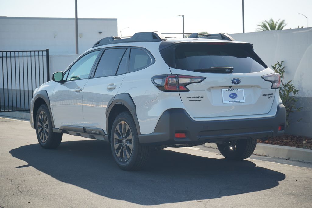 2025 Subaru Outback Onyx Edition XT photo 2