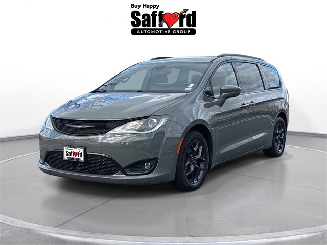 2020 Chrysler Pacifica Touring L Plus's photo