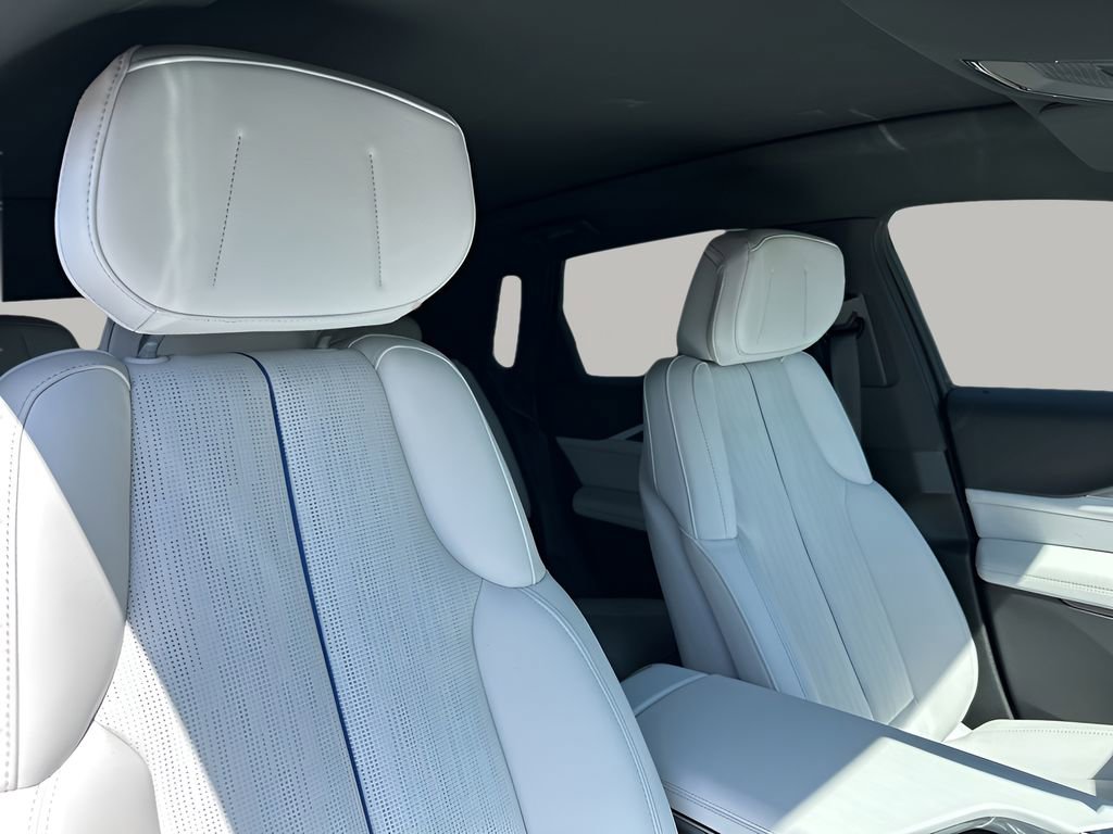 2025 Cadillac Lyriq Sport photo 12