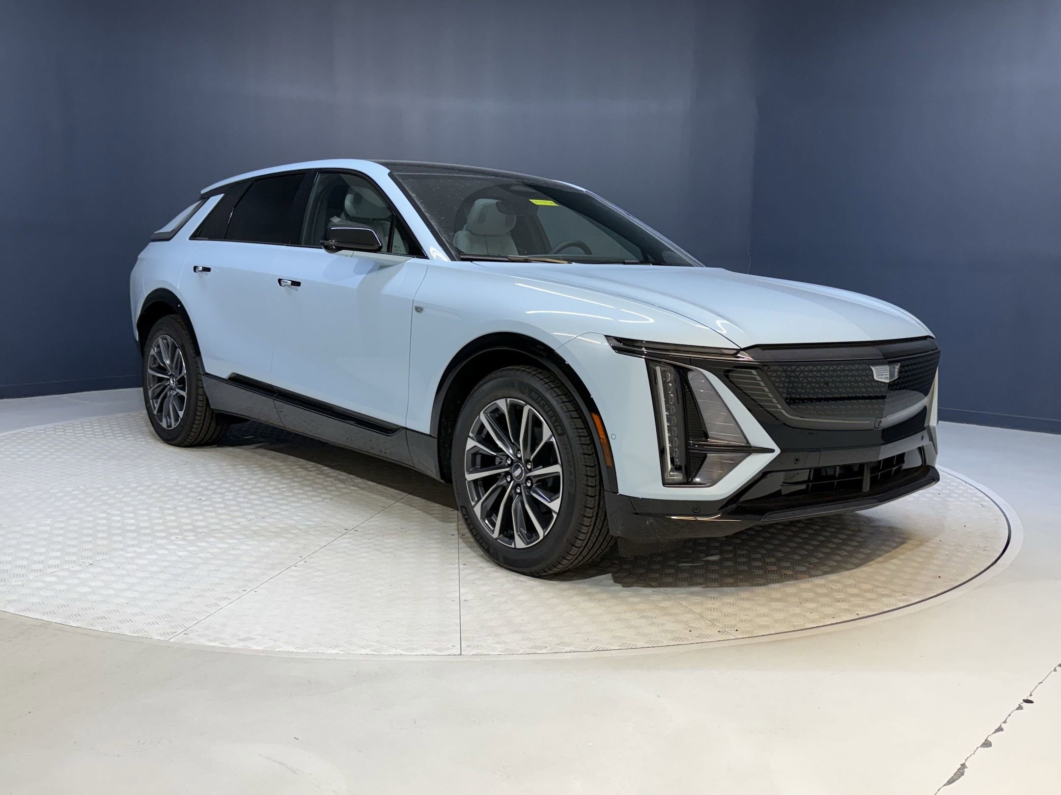2025 Cadillac Lyriq Sport photo 4