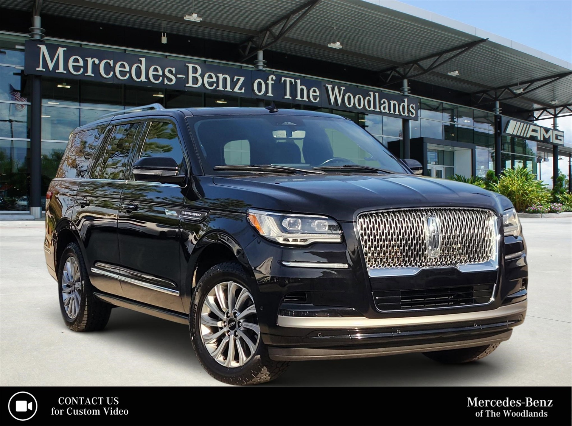 2023 Lincoln Navigator Base's photo