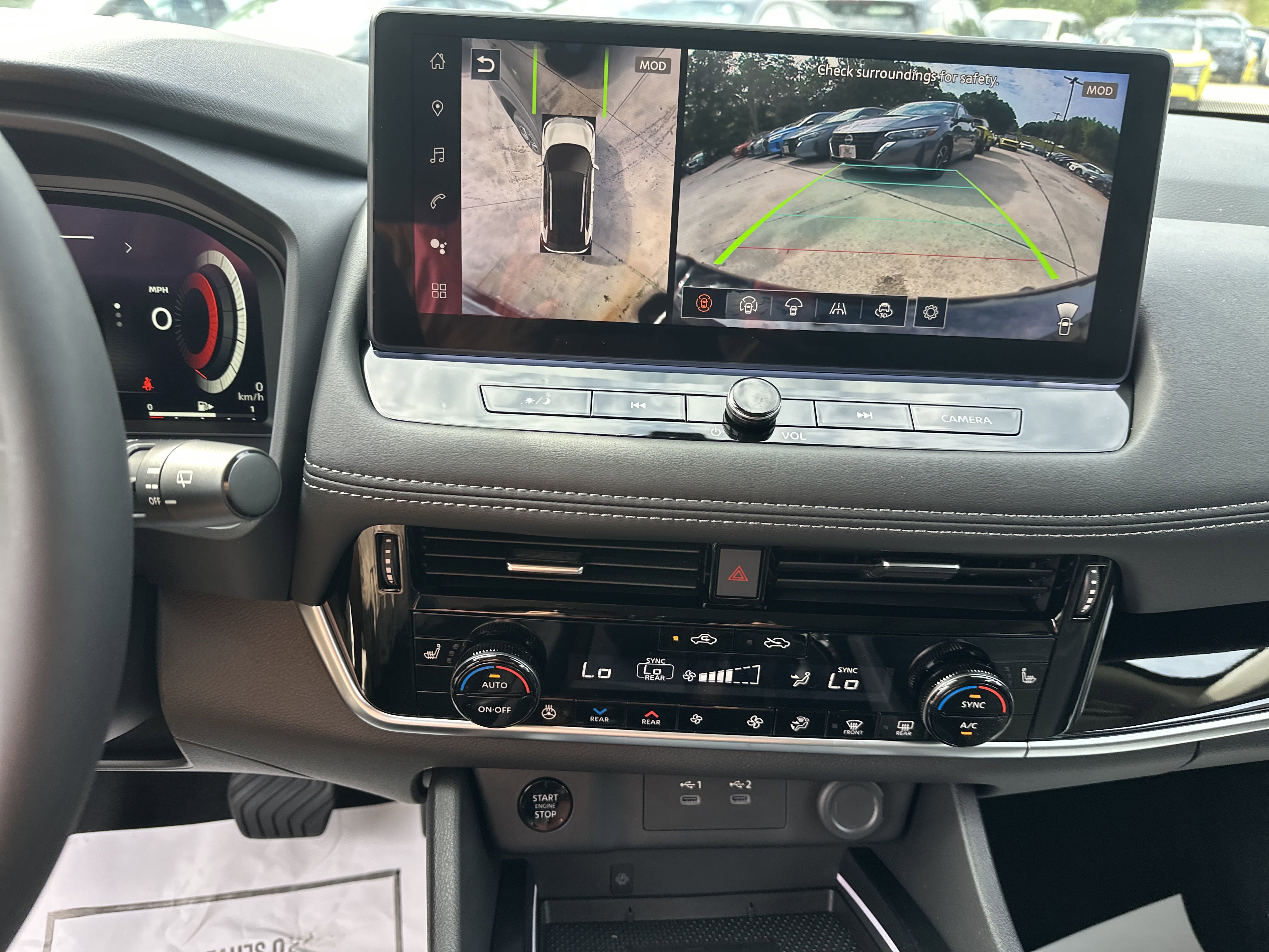 2025 Nissan Rogue SL photo 14