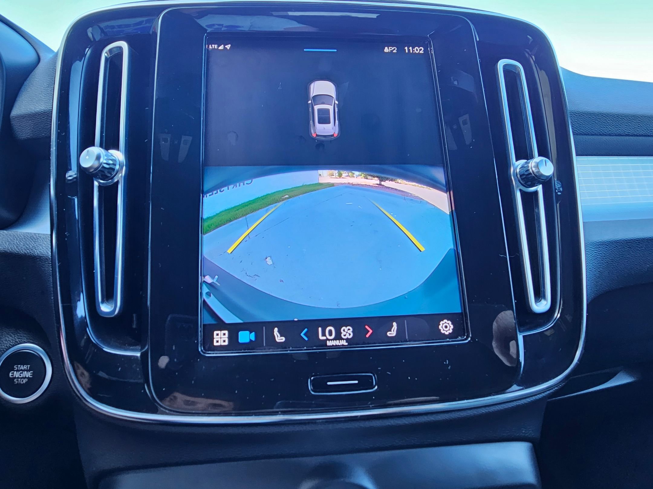 2023 Volvo XC40 Core photo 29