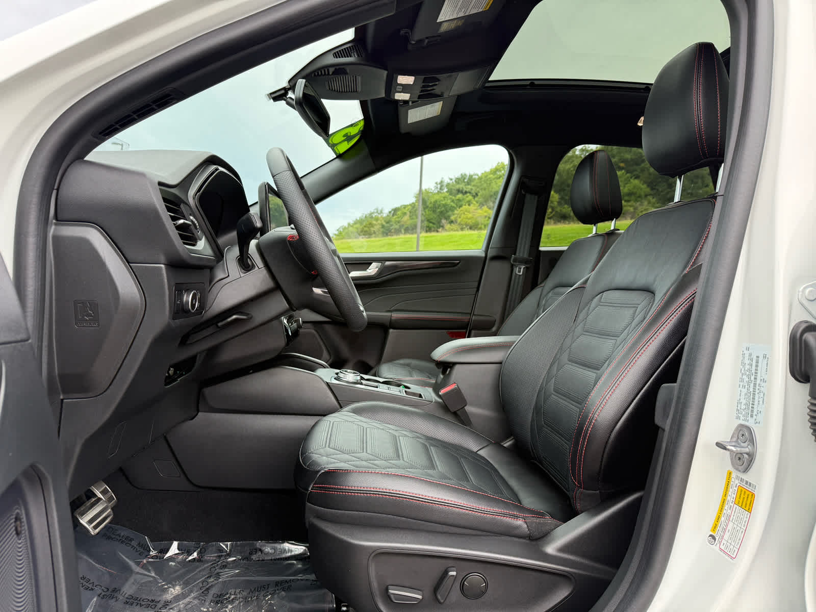 2023 Ford Escape ST-Line Elite photo 4