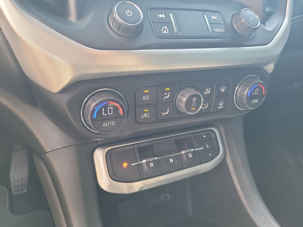 2021 Gmc Acadia SLT photo 18