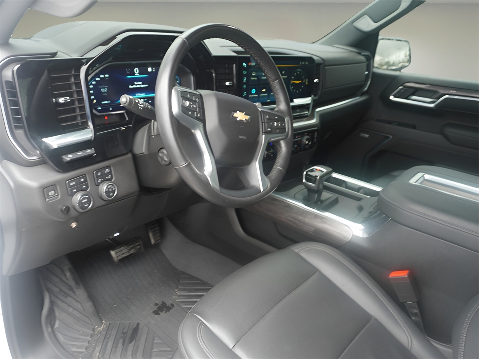 2022 Chevrolet Silverado 1500 LTZ photo 18