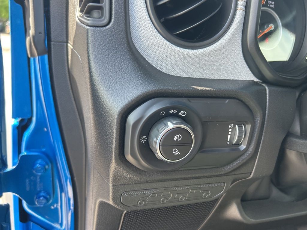 2025 Jeep Gladiator Sport photo 30