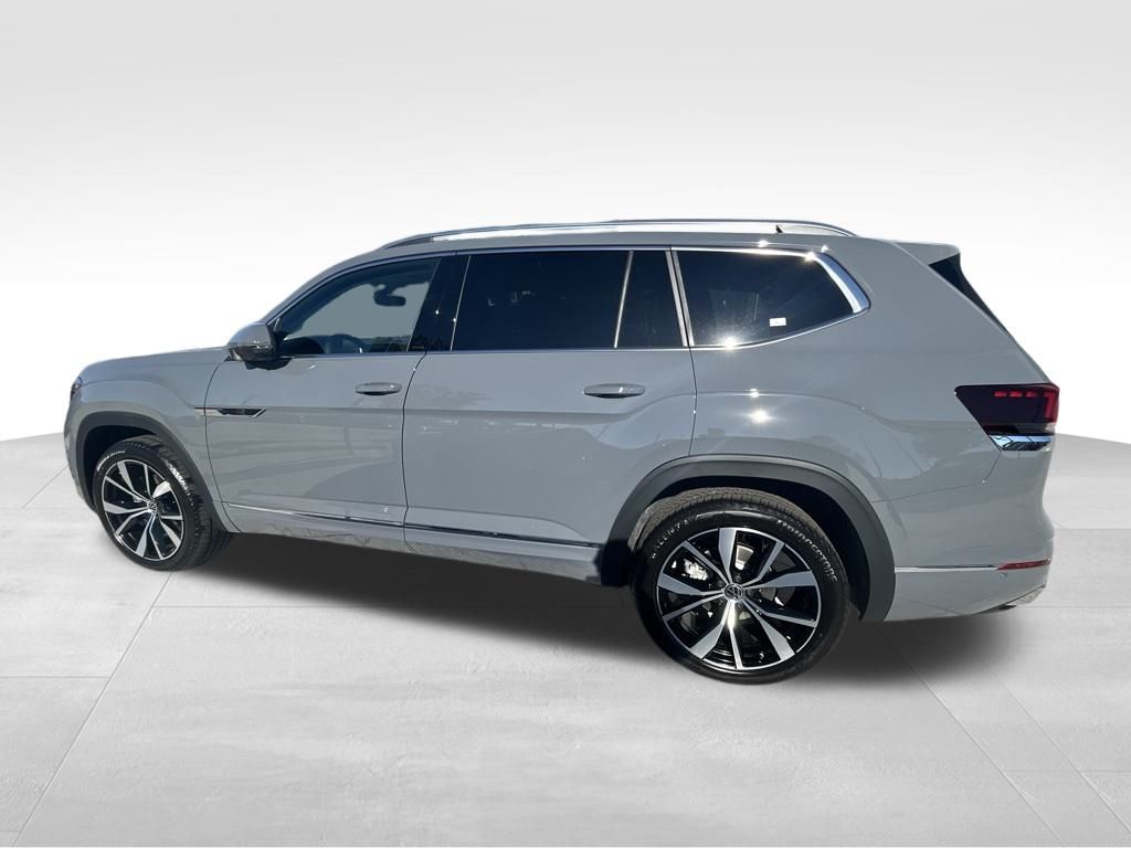 2026 Volkswagen Atlas SEL Premium R-Line photo 2