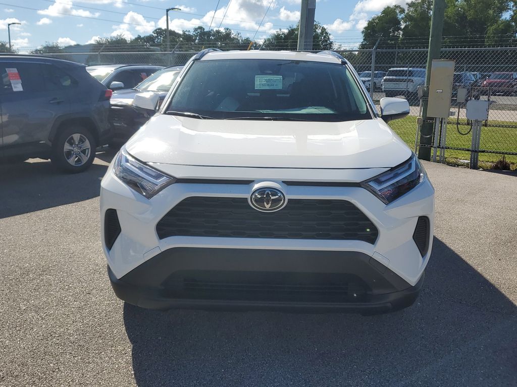 2025 Toyota RAV4 Hybrid LE photo 2