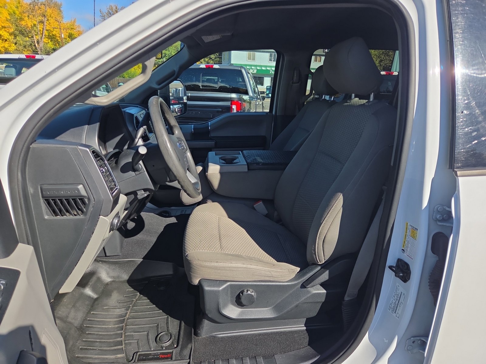 2019 Ford F-350 XLT photo 3