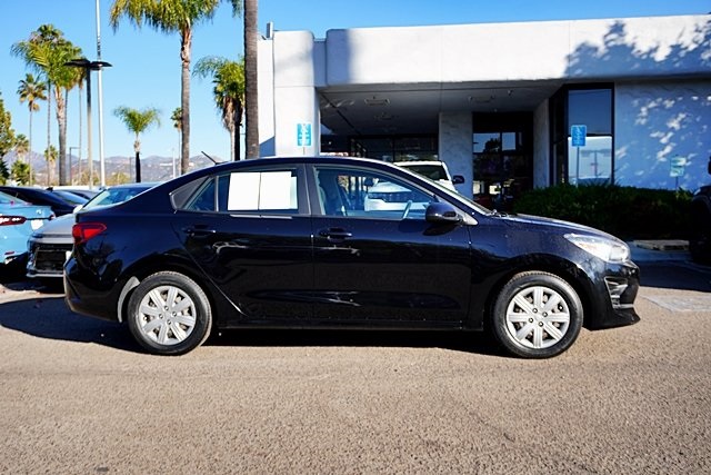 Used 2022 Black Kia S image 6