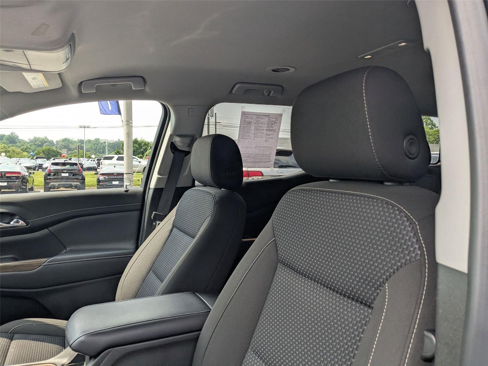 2023 Gmc Acadia SLE photo 13