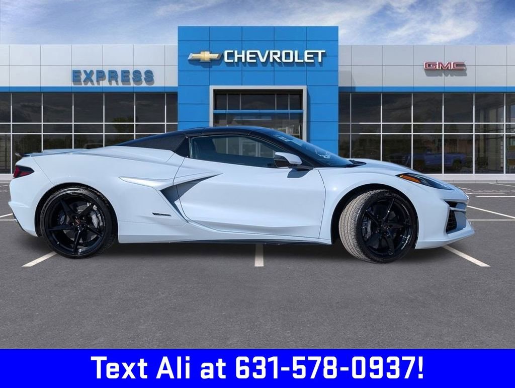 2024 Chevrolet Corvette E-Ray 3LZ photo 2