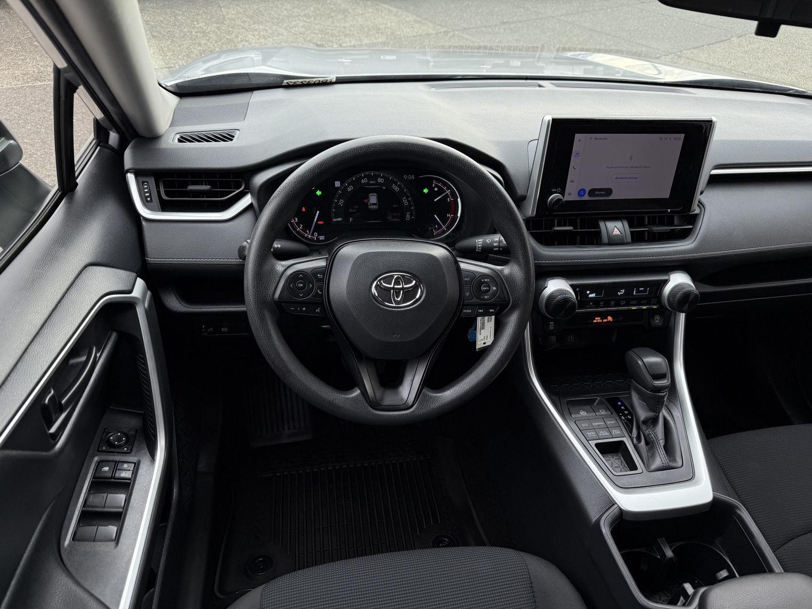 2023 Toyota RAV4 LE photo 8