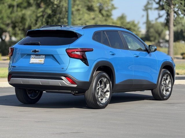 2025 Chevrolet Trax LT photo 3