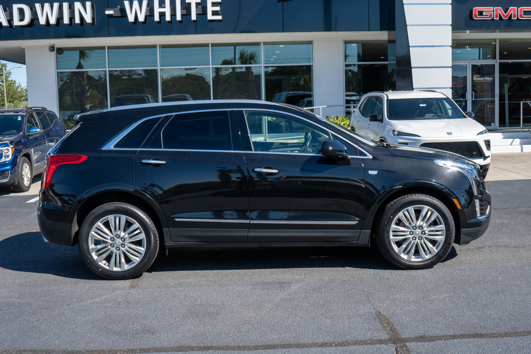 2019 Cadillac XT5 Premium Luxury photo 2