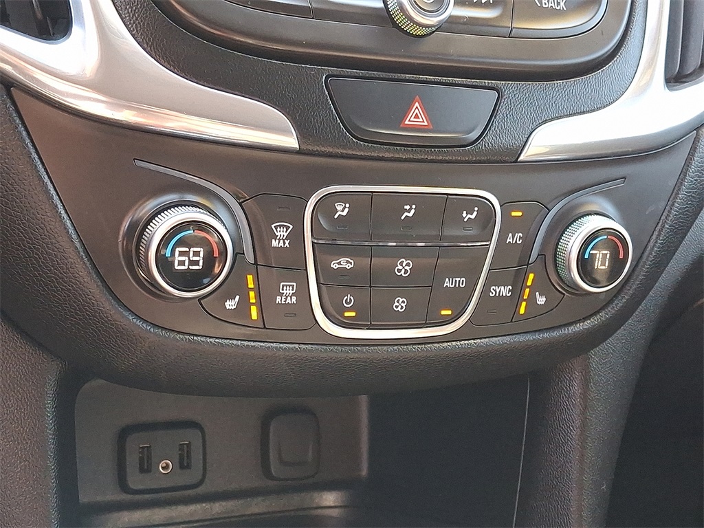2018 Chevrolet Equinox LT photo 16