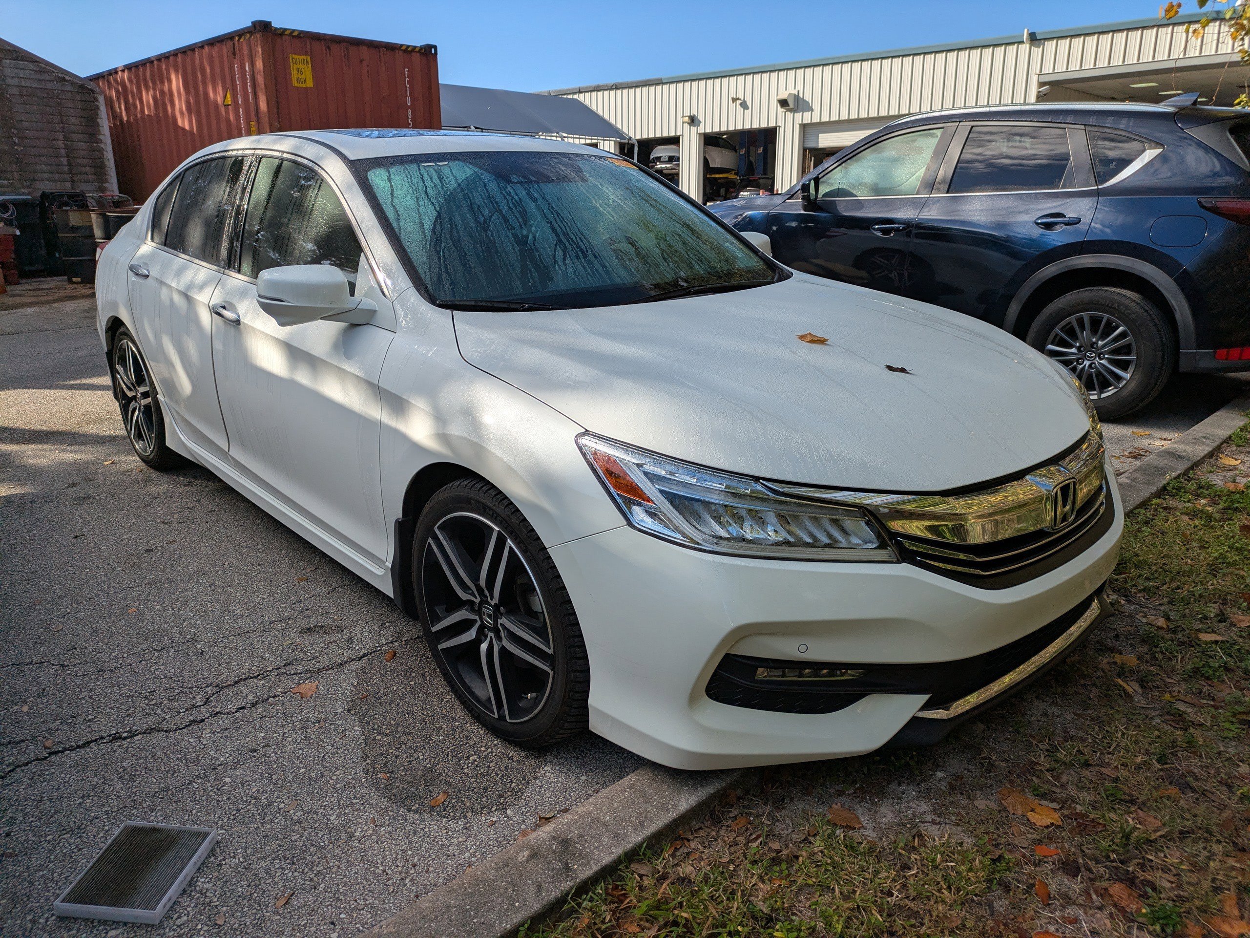2017 Honda Accord Touring's photo