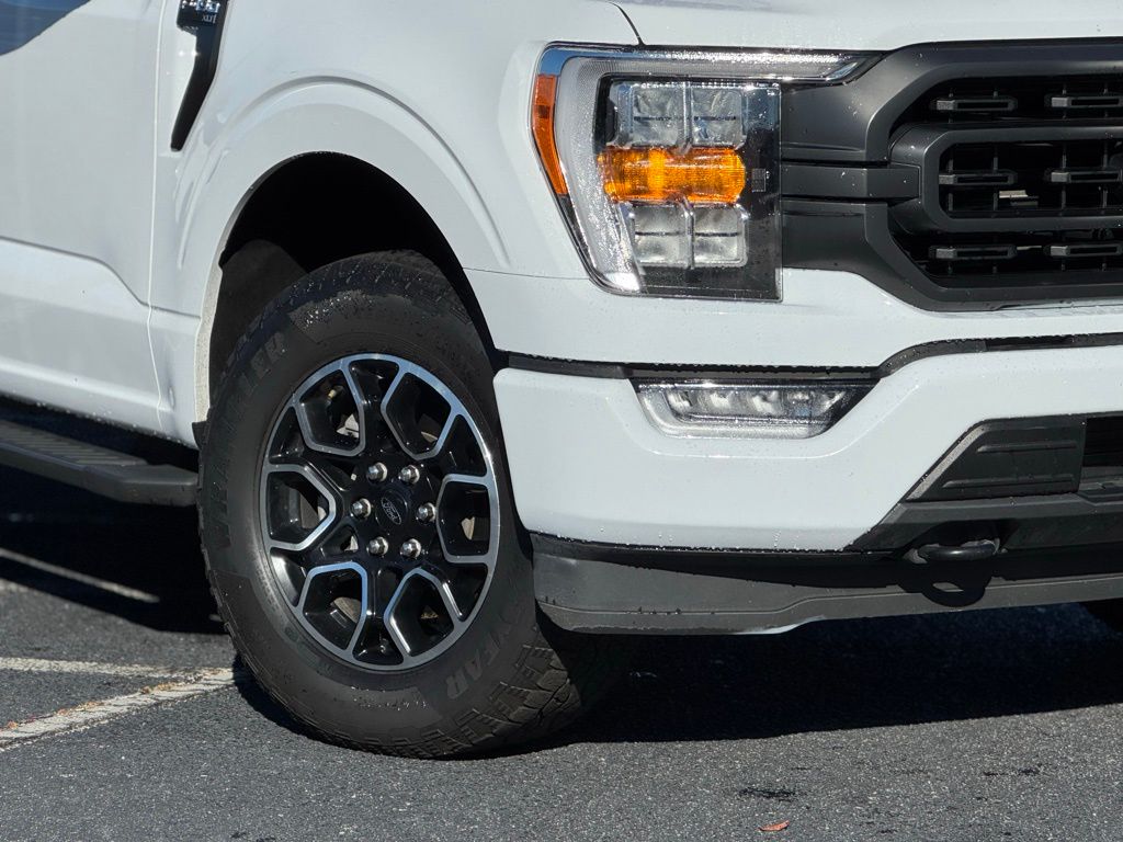 2023 Ford F-150 XLT photo 2