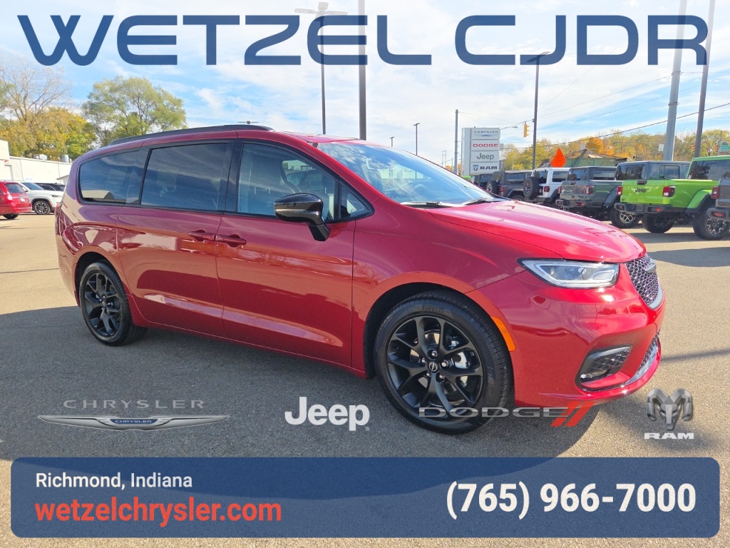 2026 Chrysler Pacifica Limited's photo