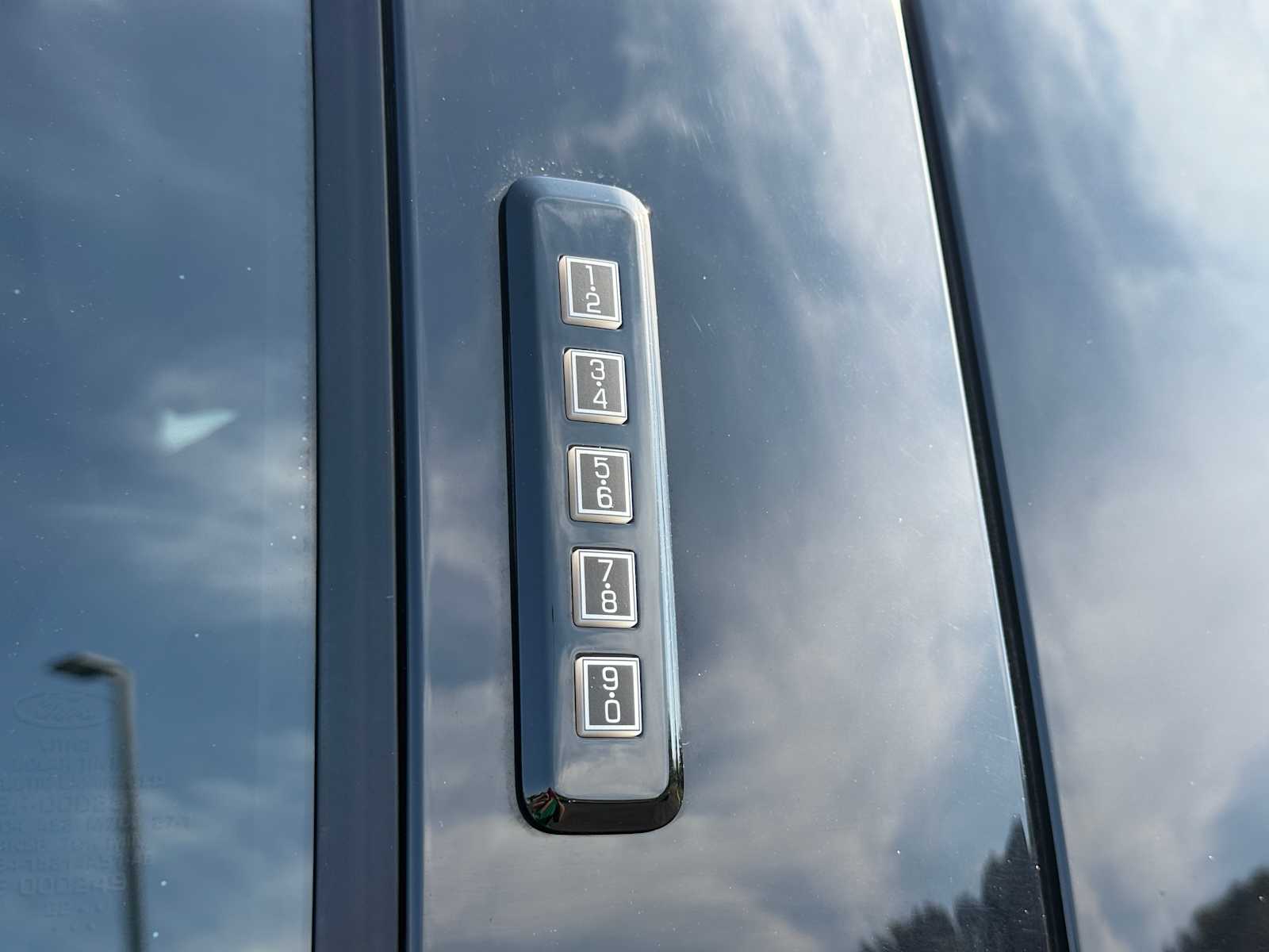 2023 Ford F-150 XLT photo 14