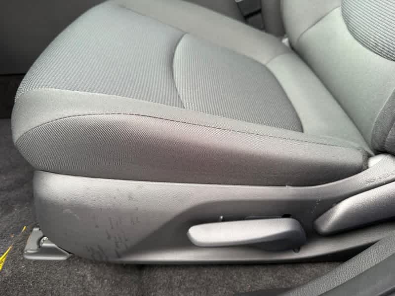 2025 Toyota RAV4 LE - Photo 23