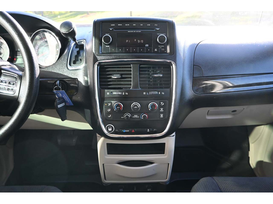 2013 Dodge Grand Caravan SXT photo 24