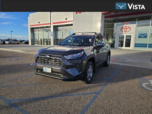 2025 Toyota RAV4 XLE's photo