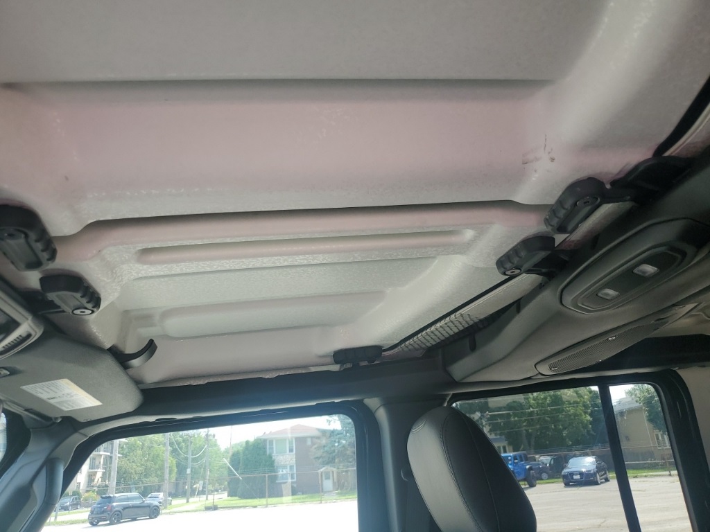 2025 Jeep Wrangler Sahara photo 21