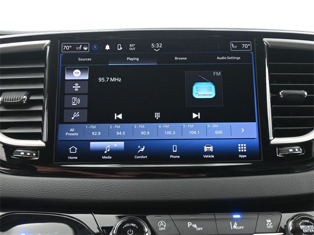 2022 Chrysler Pacifica Touring L photo 3