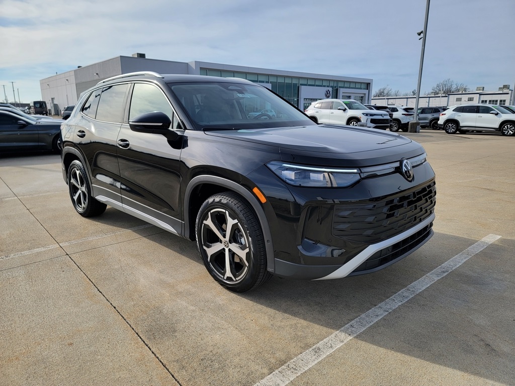 2026 Volkswagen Tiguan SE's photo