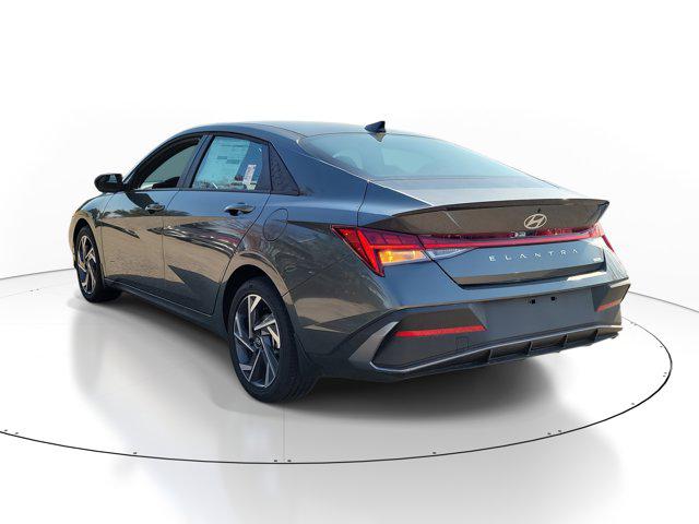 2025 Hyundai Elantra Hybrid photo 3