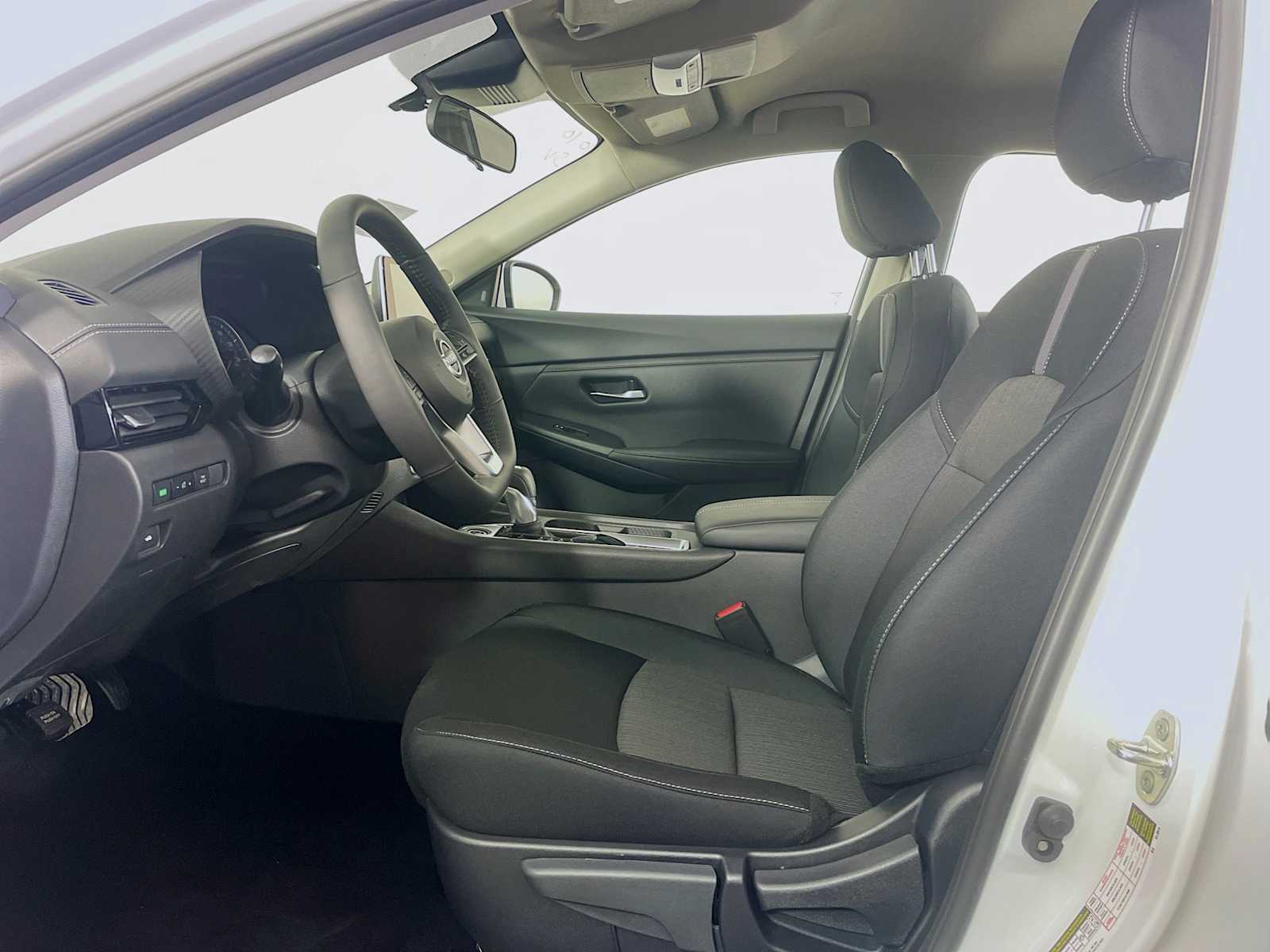 2025 Nissan Sentra SV photo 4