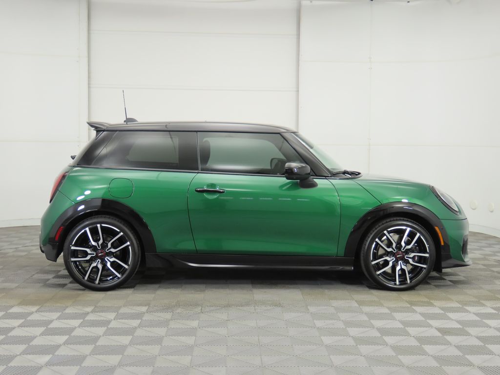 2026 Mini Cooper Hardtop S 2 Door Iconic photo 4