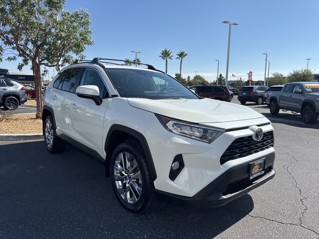 2021 Toyota RAV4 XLE Premium photo 4