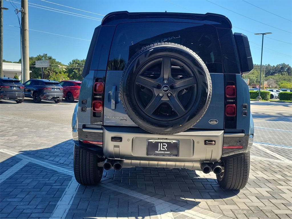 2022 Land Rover Defender 110 X-Dynamic SE photo 4