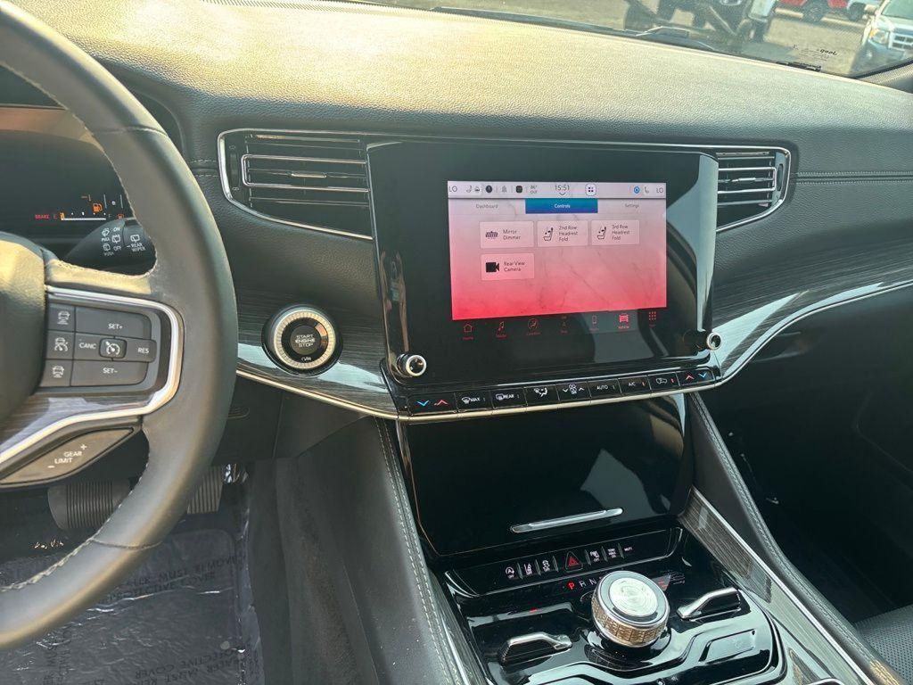 2022 Jeep Wagoneer Series III photo 16