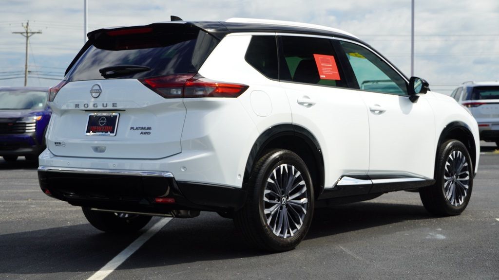 2025 Nissan Rogue Platinum photo 2