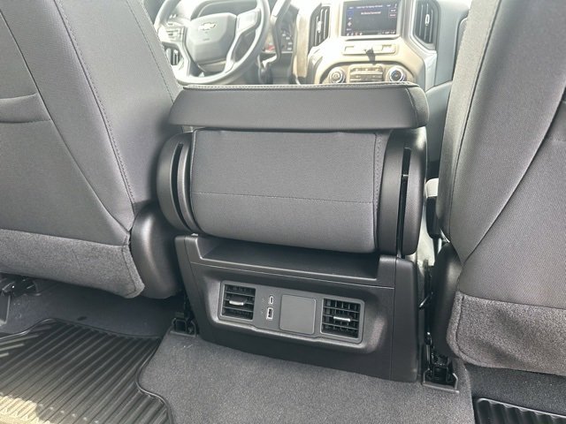 2025 Chevrolet Silverado 2500HD Custom photo 12
