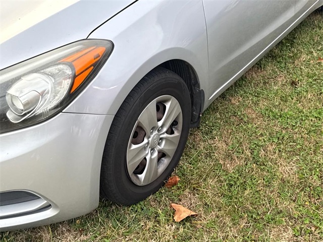 2016 Kia Forte LX photo 2