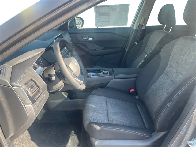 2026 Nissan Rogue SV photo 6